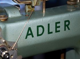 Adler Leder-Nähmaschine.