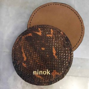 Schalngen und Rindsleder Untersetzer Bierdeckel 4 Stück braun.