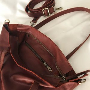 Shopper aus Leder braun kastanie, braunrot. Mittelgroße Henkeltasche für Damen mit Reißverschluss Fach innen. Ledertasche zum Shoppen, Freizeit und Businesstasche. A4 Schultertasche. Handgefertigte und individuelle Taschen.