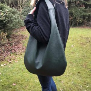 Gruene Hobo Bag Ledertasche für Damen groß. Handgefertigte Handtasche. Schultertasche dunkelgrün. Minimalistische Tasche. Ledershopper.