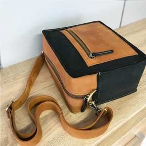 Schultertasche Leder cognac schwarz Damen Herren Umhängetasche, handgefertigte robuste Ledertasche perfekt für jeden Tag.