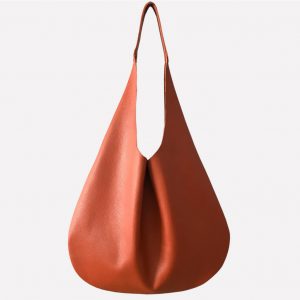 Hobo Bag terracotta große Sommer Ledertasche für Damen. Minimalistische Schultertasche. Beuteltasche mit Henkel. Handgefertigte Hobo bag aus Leder mit Struktur.