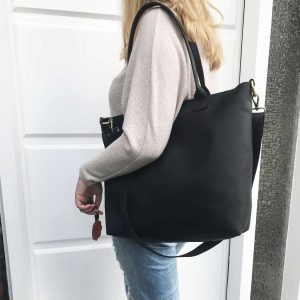 Ledertasche schwarz Henkeltasche, Schultertasche, Umhängetasche crossbody. Handgefertigte Ledertasche. für Damen und Herren. Grosse Tasche Shopper.