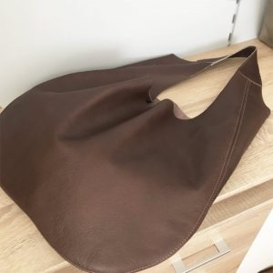 Grosse Ledertasche Damen Hobo Bag braun matt klassisch.