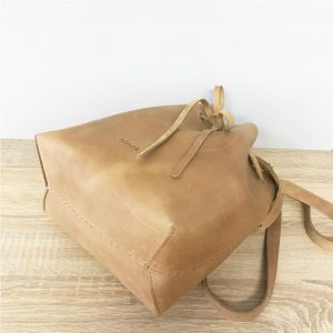Damen Umhängetasche beige Ledertasche nature. Bucket Bag crossbody bag vintage. Helle Damentasche, mittelgroß, handgefertigt.