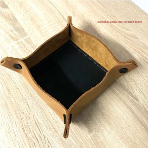 Lederschale Lederdose für Krimkrams, Schlüssel, Schmuck. Handgefertigte Lederkörbchen Ablage, Ledertray als Tischdeko. Mit oder ohne Personalisierung. Geschenkidee zum Geburtstag, Jubiläum, Hochzeit, Vater und Muttertag. In cognac, braun, schwarz, grau, beige, grün.