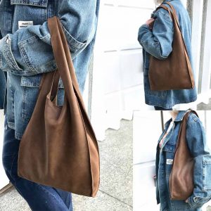 Handtasche vintage Leder braun, Schultertasche mit zwei langen Henkel, Magnetverschluss und Schlüsselband. Weiche Ledertasche nubuk Haptik, mittelgroße Damen Ledertasche handgefertigt. Tasche für jeden Tag schlicht minimalistisch, robust.