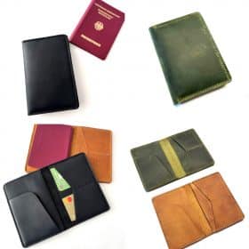 Reisepasshülle aus Leder. Cognac, schwarz und vintage grüne Passhülle. Ticket und Kartenetui mit vielen Einschüben. Handgenäht aus robustem Pull-Up Rindsleder. Polierte Kanten. Personalisierung mit Namen oder Initialen möglich. Geschenkidee für herren und Damen.